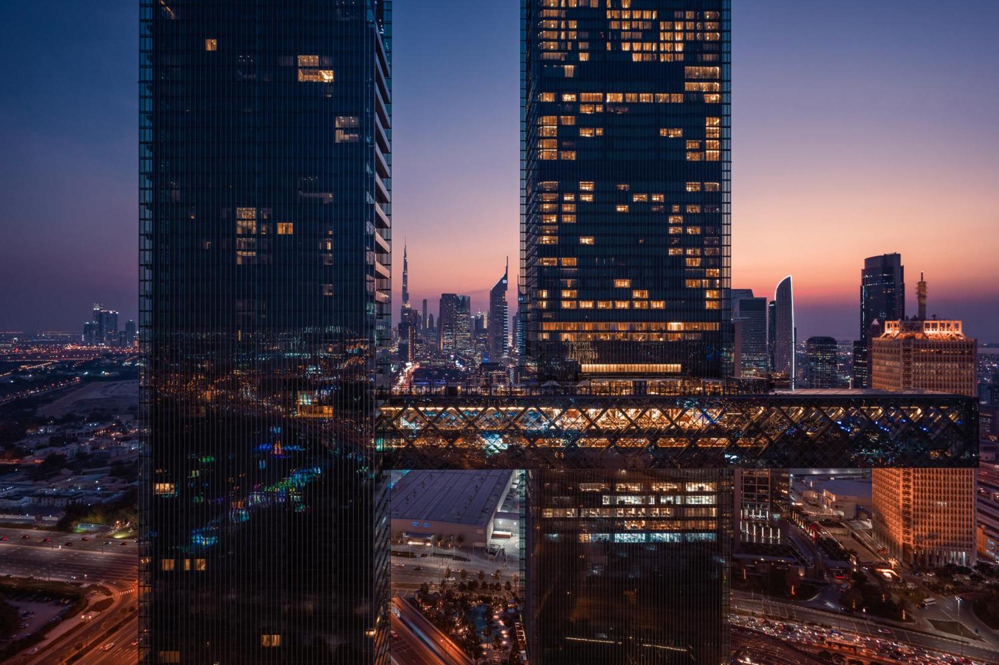 One&Only One Za'Abeel Hotel Dubai Exterior foto The bridge at night